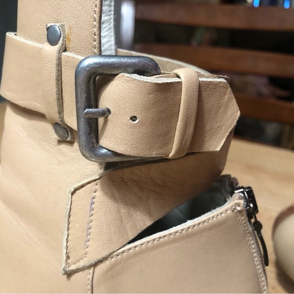 PLOMO soft leather wrap ankle booties. Size 37 (6.5) - Picture 7 of 11